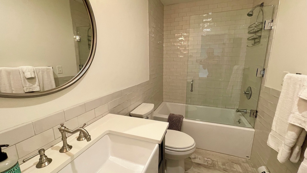 Photo of Bathroom in Warren