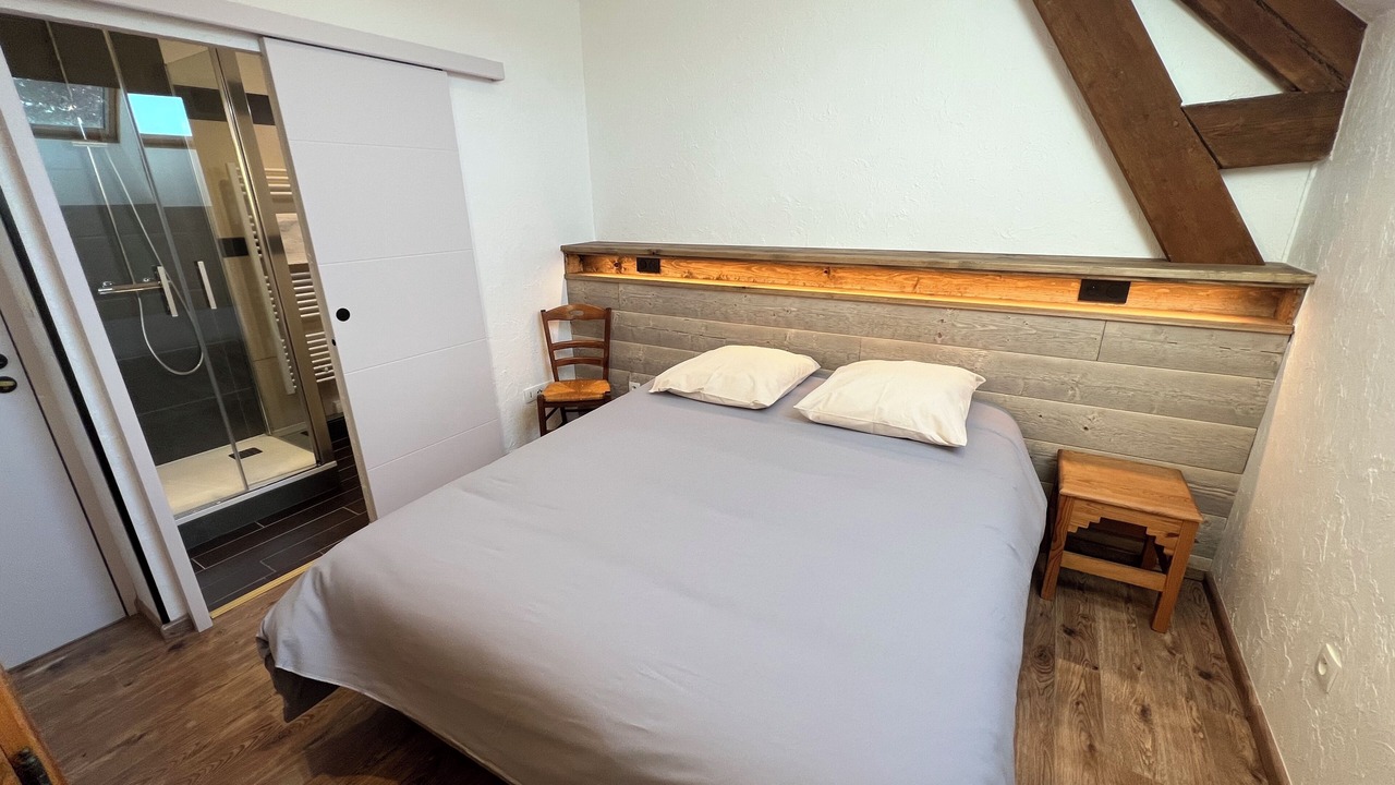 Photo of Bedroom in Tingry