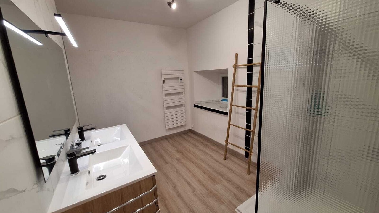 Photo of Others in Osses