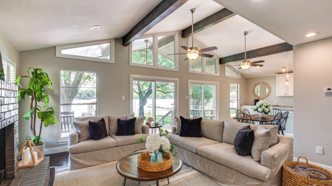 Photo of Livingroom in Gun Barrel City