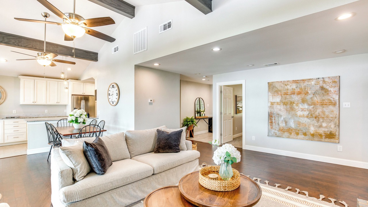 Photo of Livingroom in Gun Barrel City