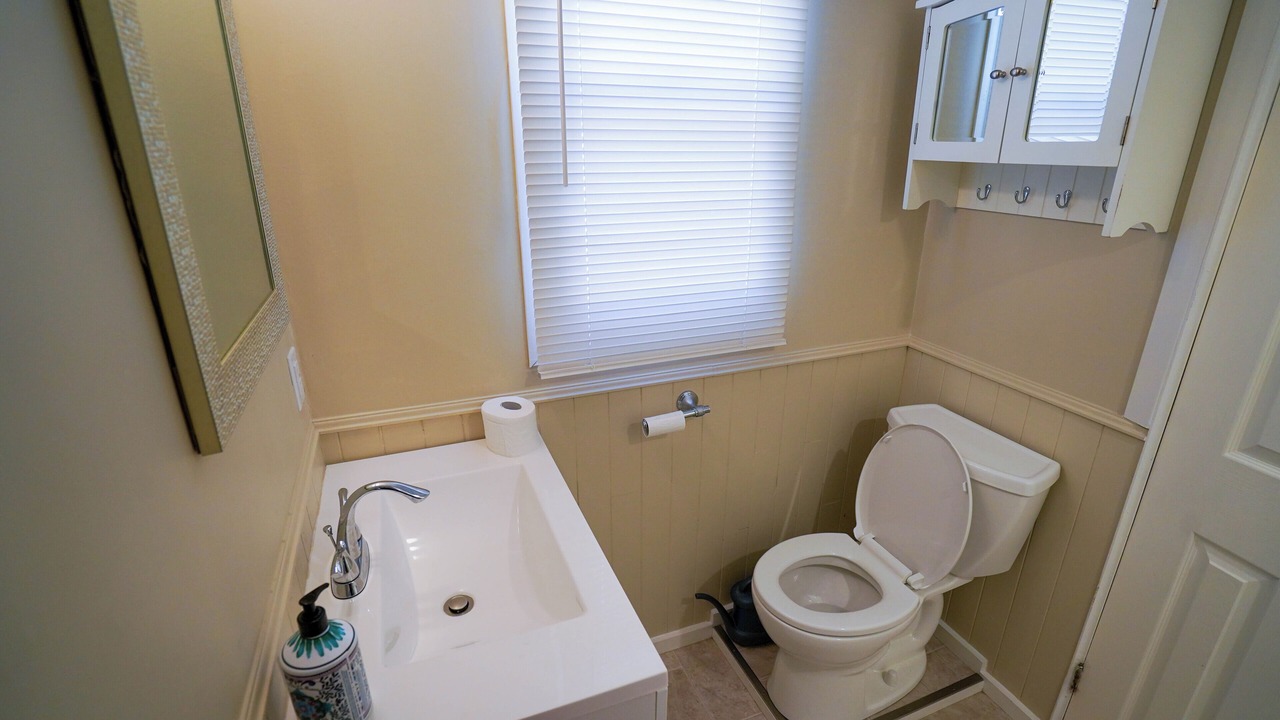 Photo of Bathroom in Colpoys Bay