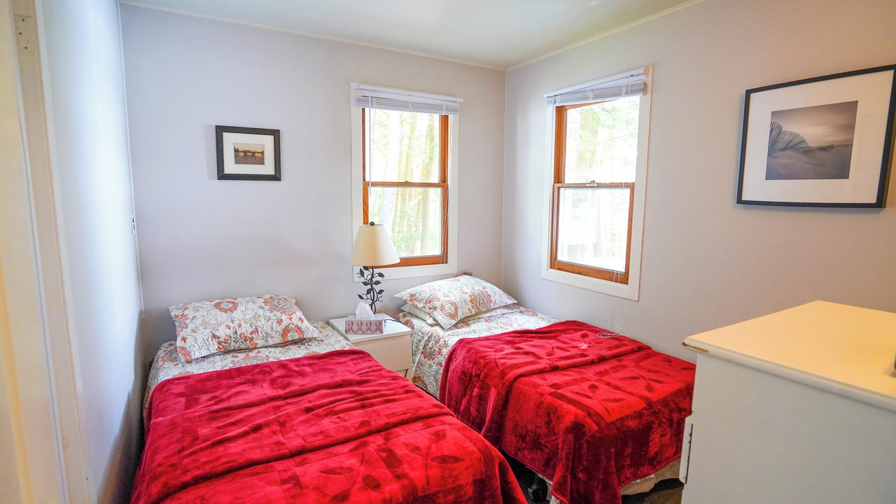 Photo of Bedroom in Colpoys Bay
