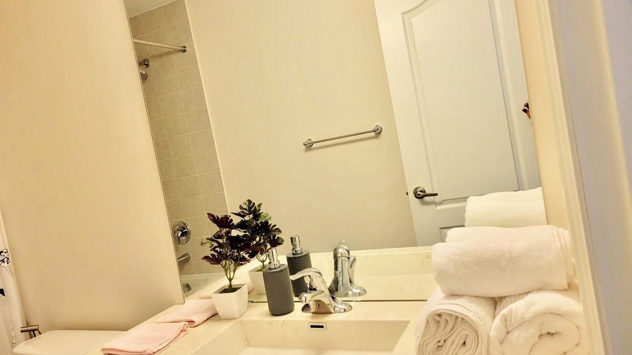 Photo of Bathroom in Lakeview
