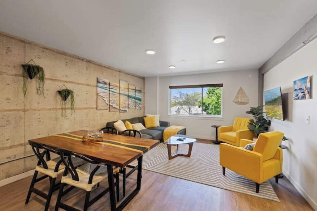 Photo of Livingroom in Cliff - Cannon