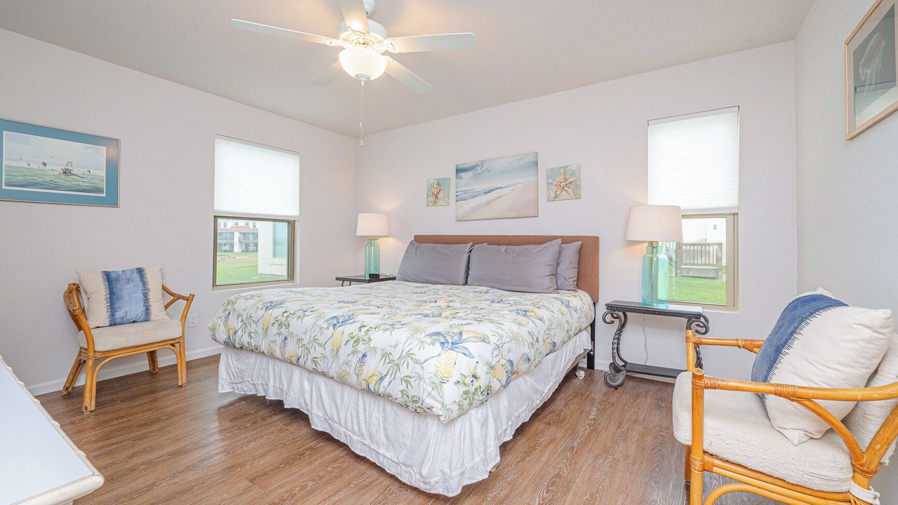 Photo of Bedroom in Harbor Oaks