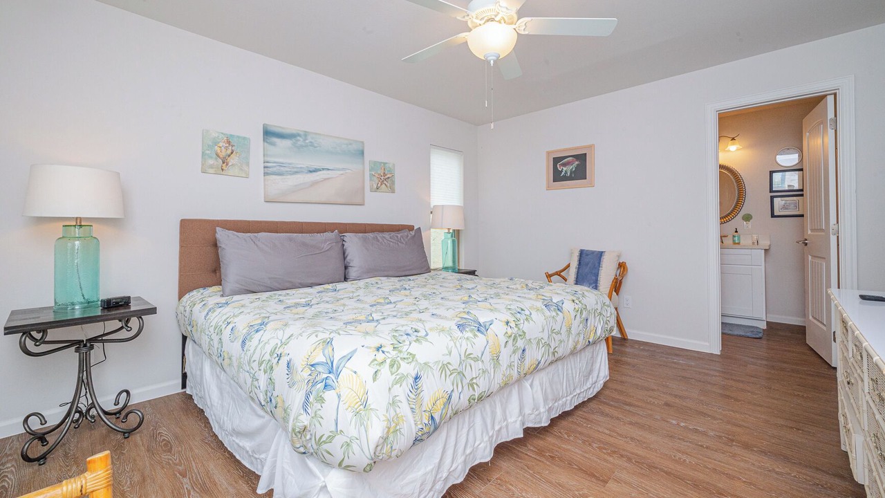 Photo of Bedroom in Harbor Oaks