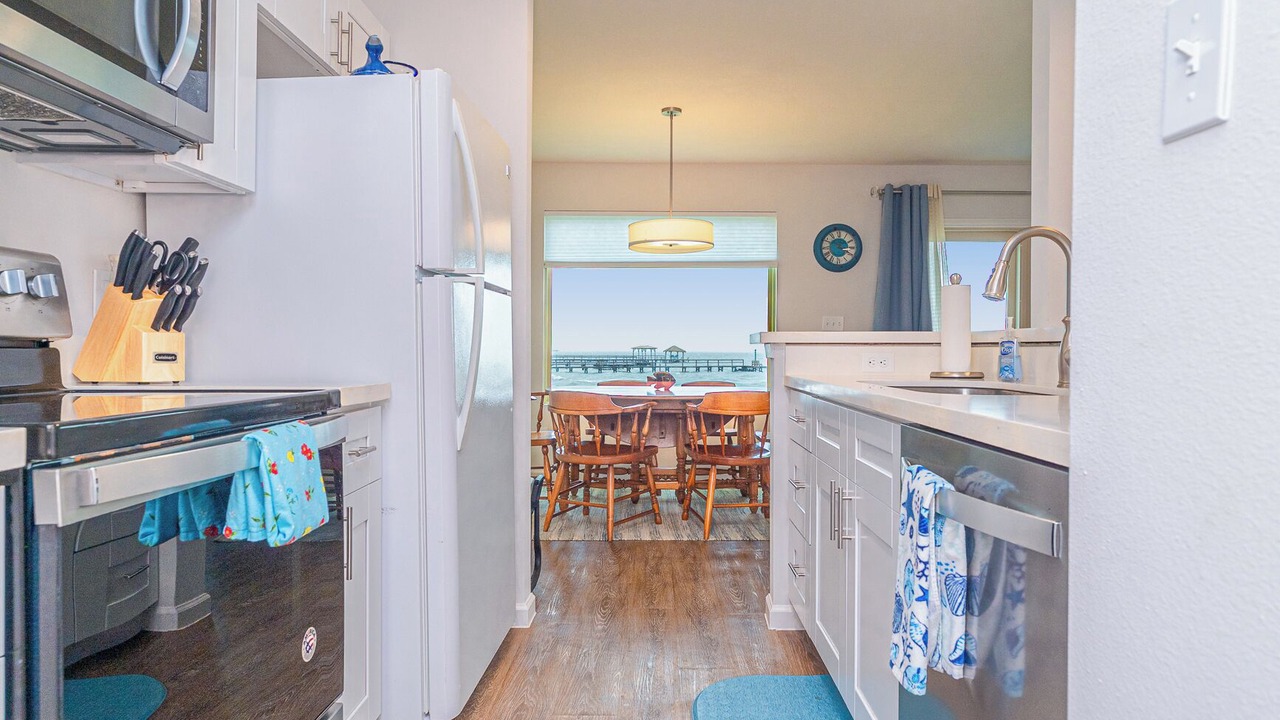 Photo of Kitchen in Harbor Oaks