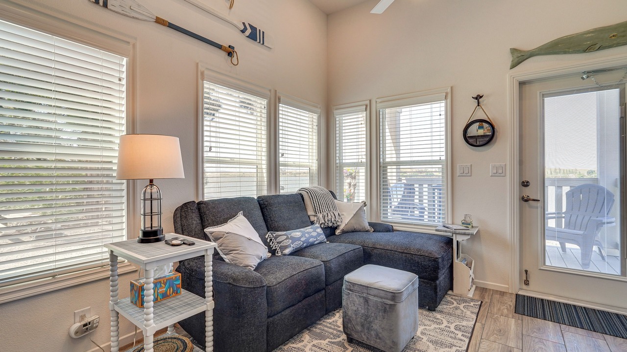 Photo of Livingroom in Isleton