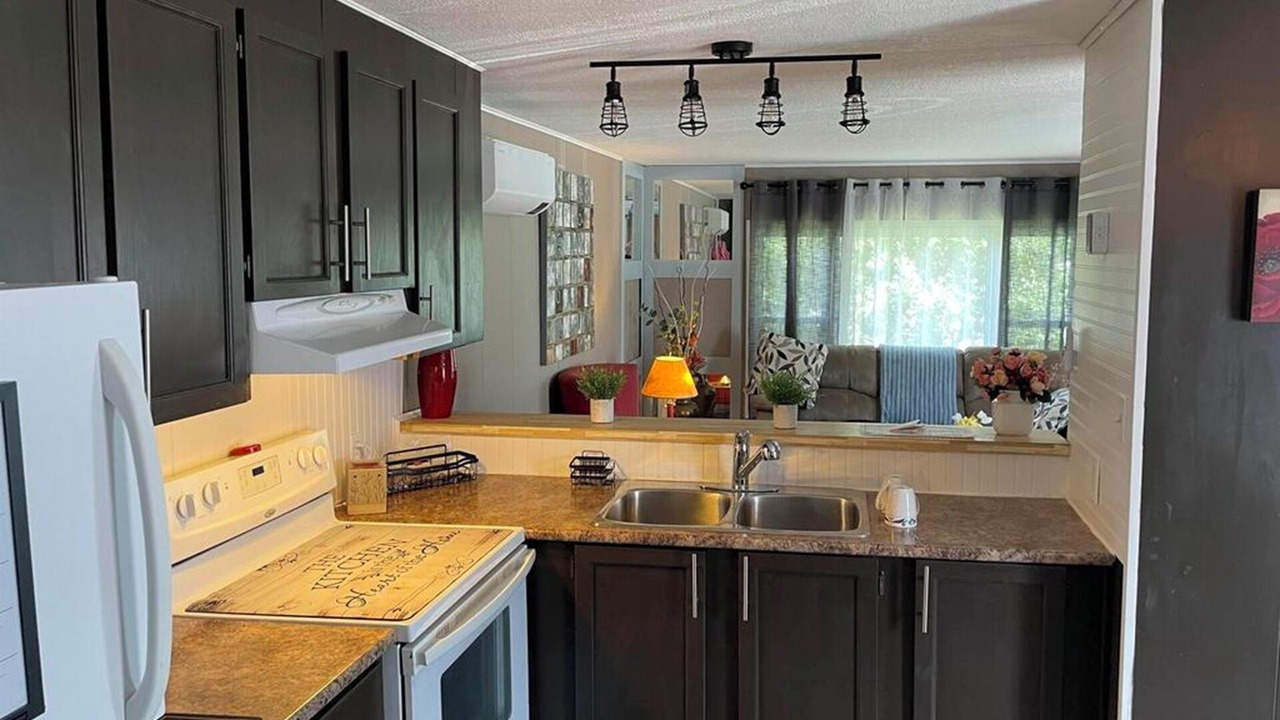 Photo of Kitchen in New Victoria