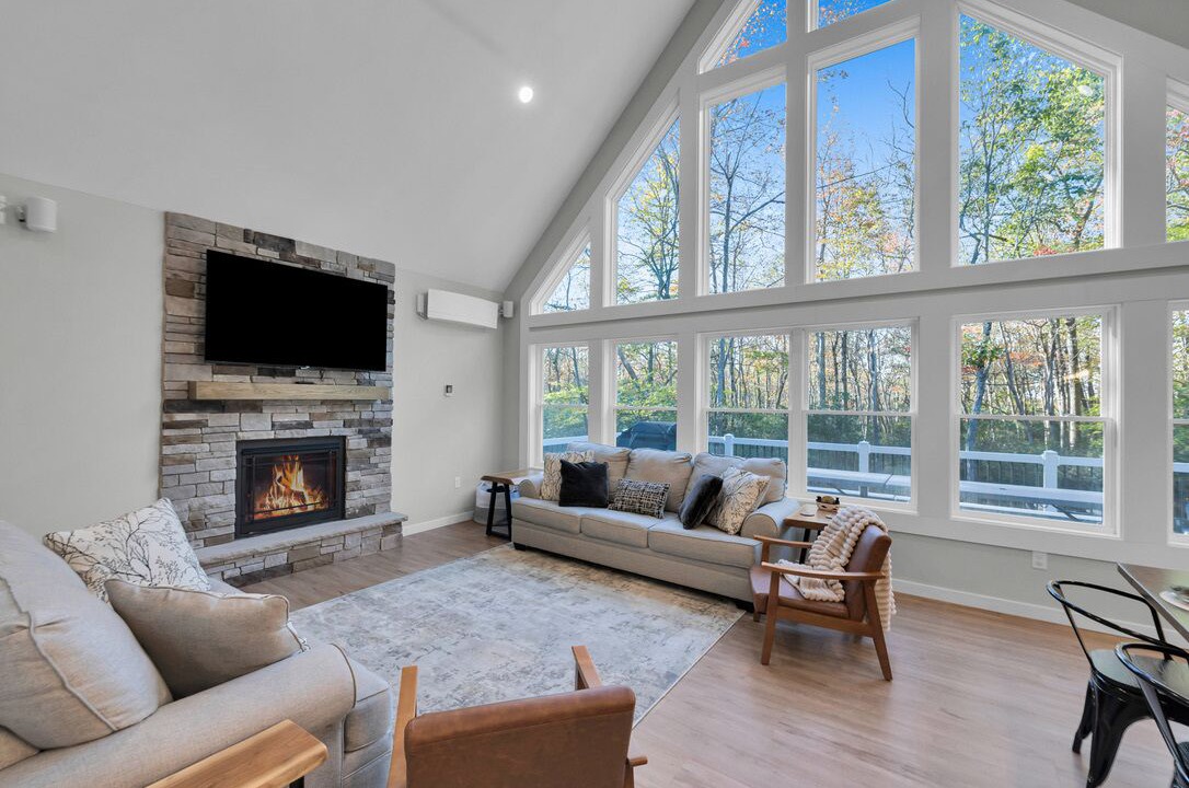 Photo of Livingroom in Jim Thorpe