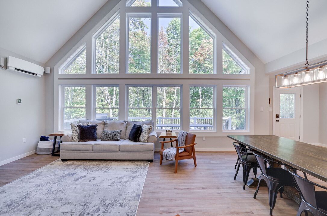 Photo of Livingroom in Jim Thorpe