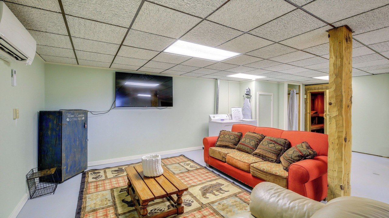 Photo of Livingroom in Warrensville