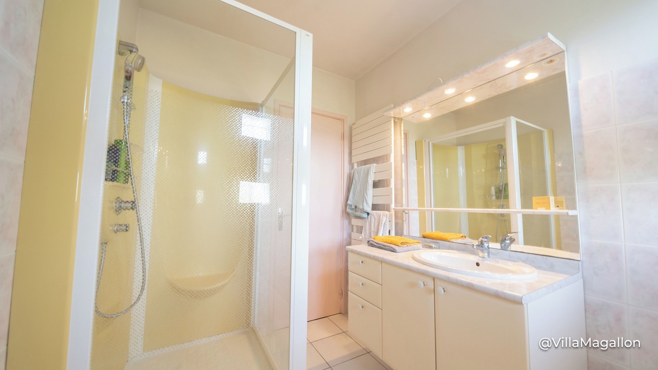 Photo of Bathroom in Savines-le-Lac