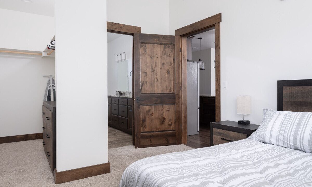 Photo of Others in Victor