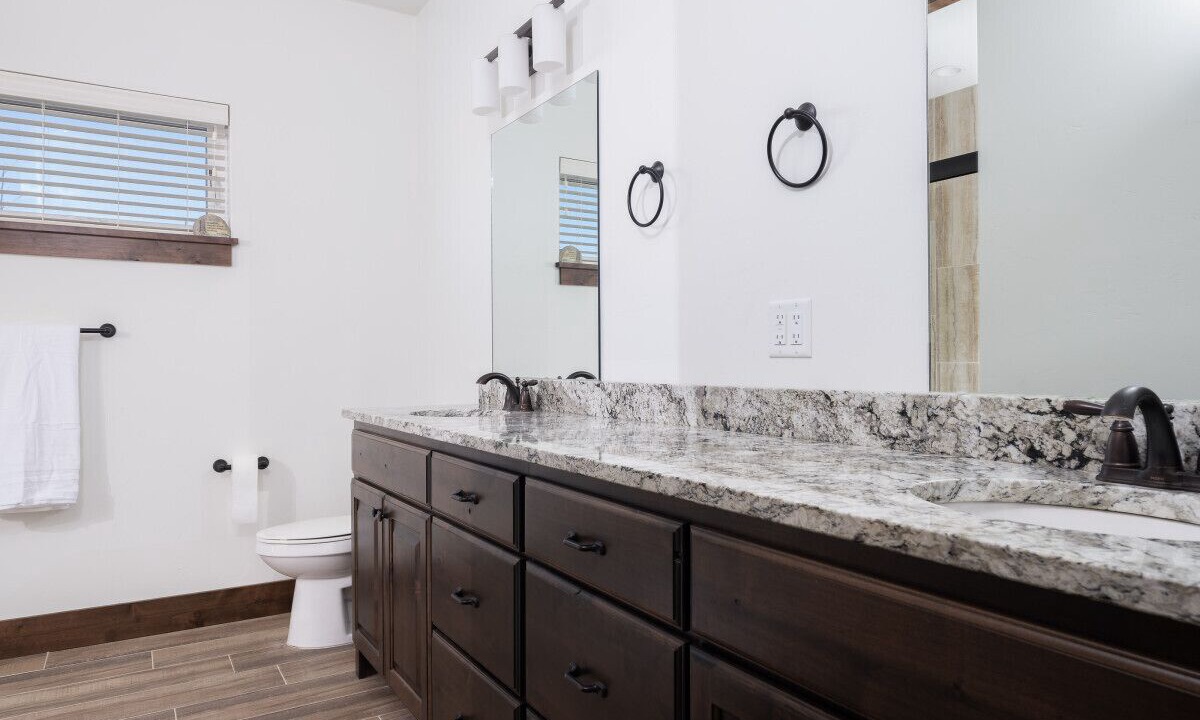 Photo of Others in Victor