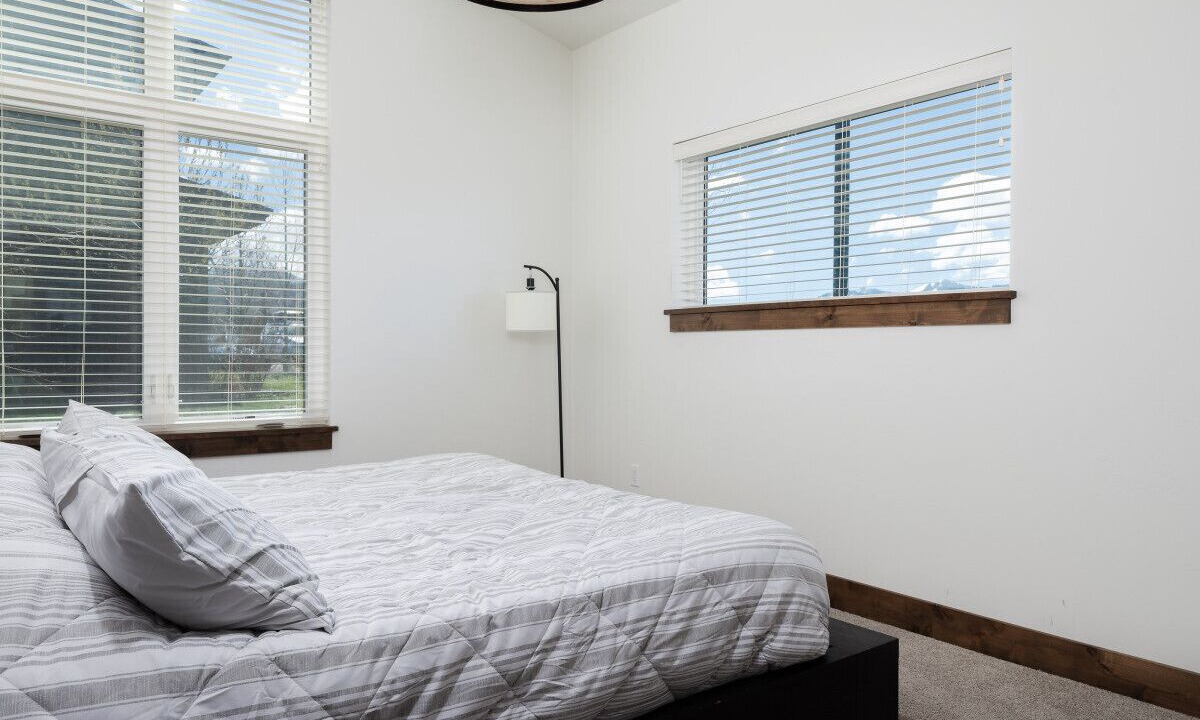 Photo of Others in Victor