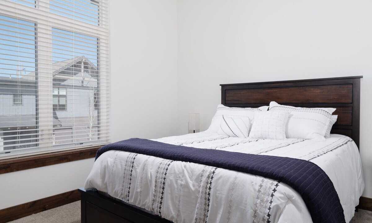 Photo of Others in Victor