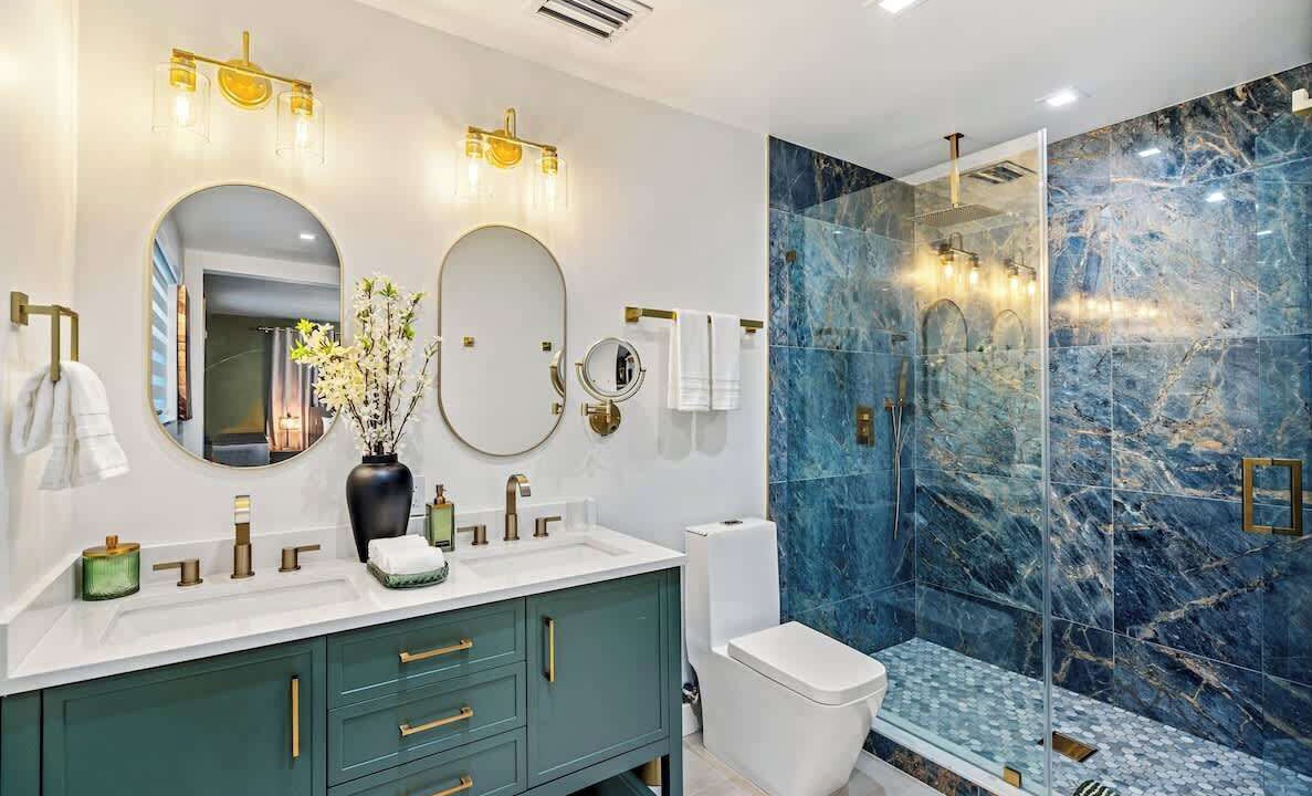 Photo of Bathroom in Sunset
