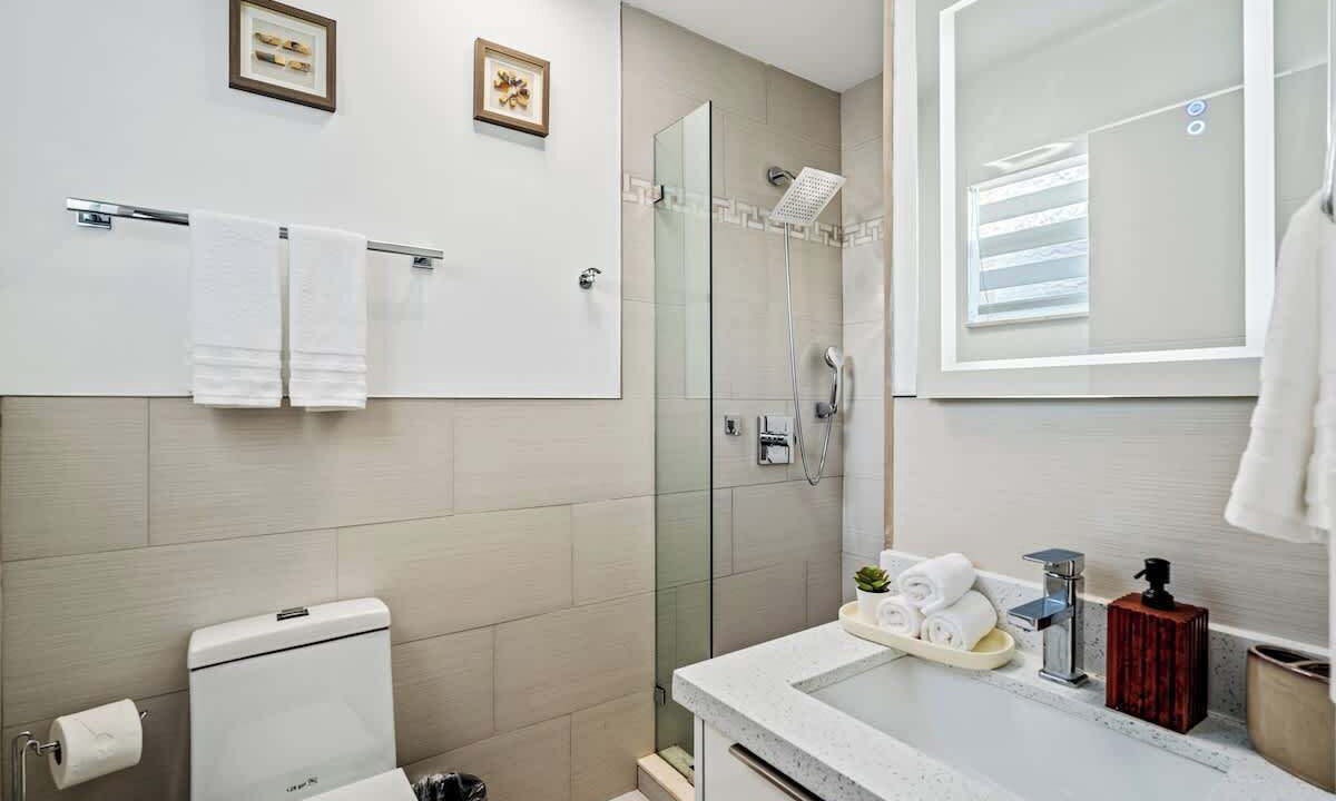 Photo of Bathroom in Sunset