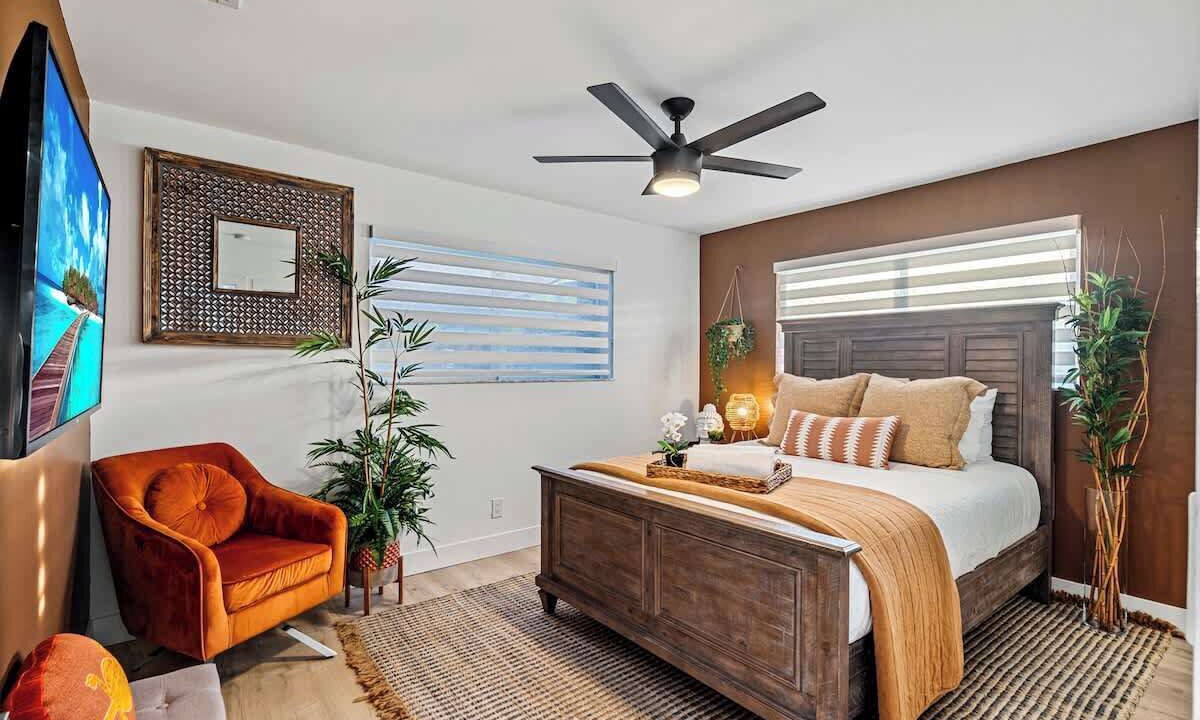 Photo of Bedroom in Sunset