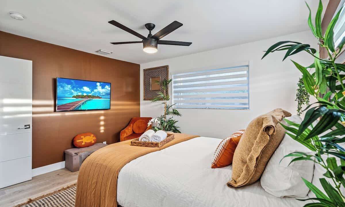 Photo of Bedroom in Sunset