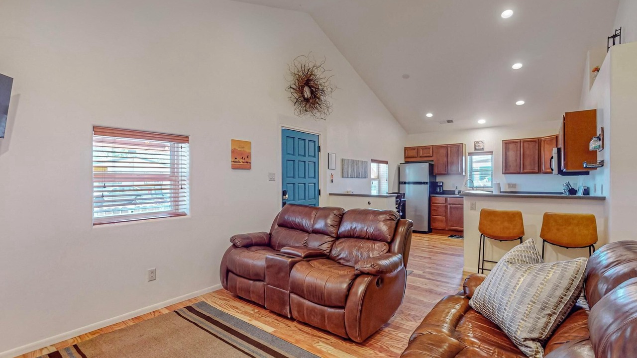 Photo of Livingroom in Near North Valley