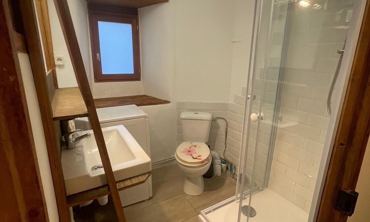 Photo of Bathroom in Meyrueis