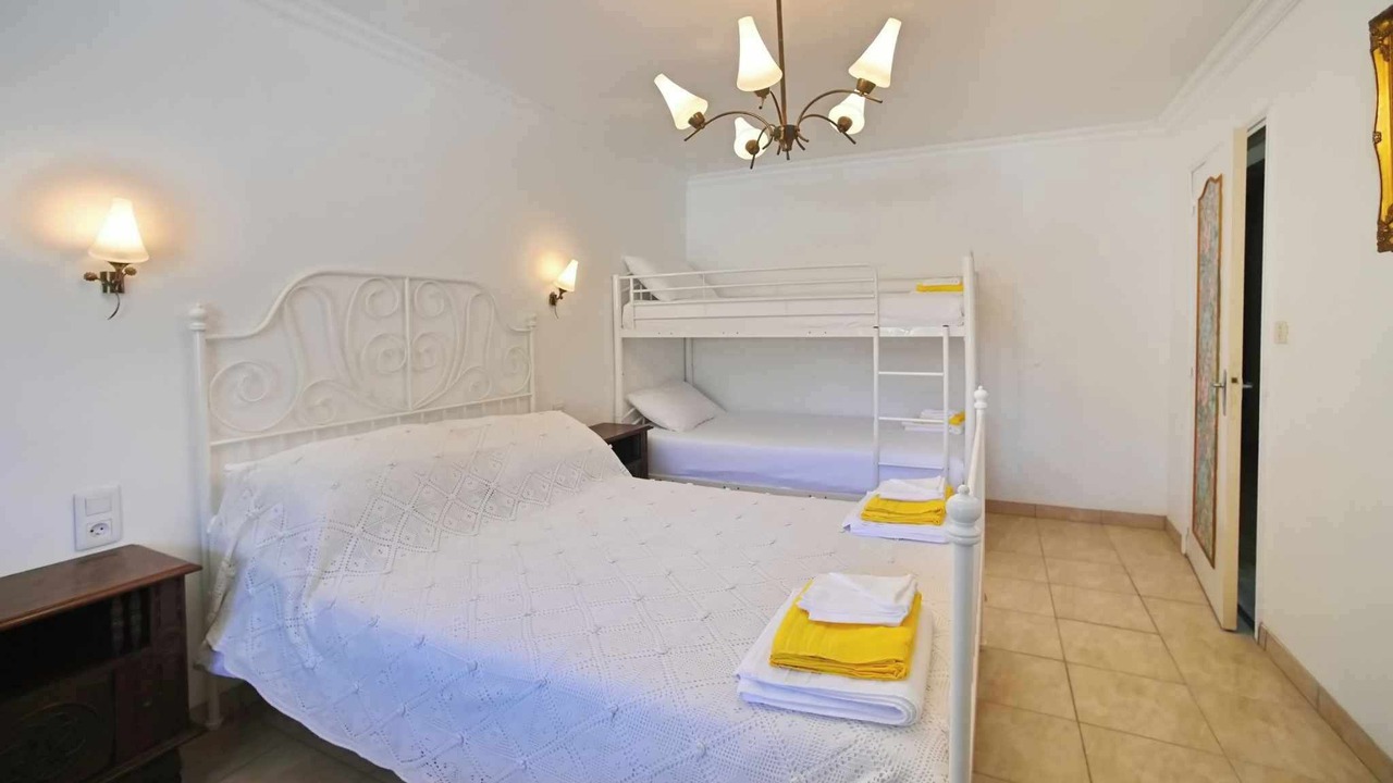 Photo of Bedroom in Sainte-Livrade-sur-Lot