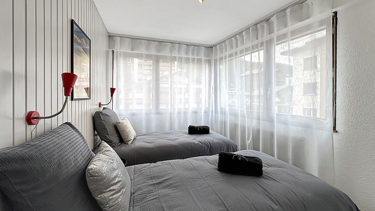 Photo of Bedroom in Lens