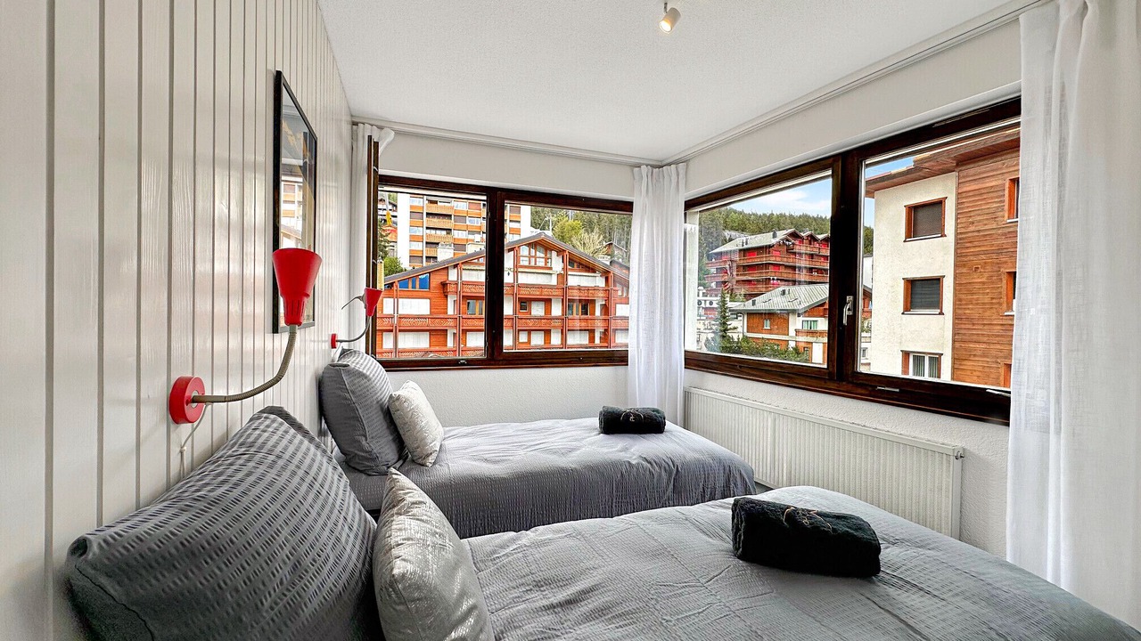 Photo of Bedroom in Lens