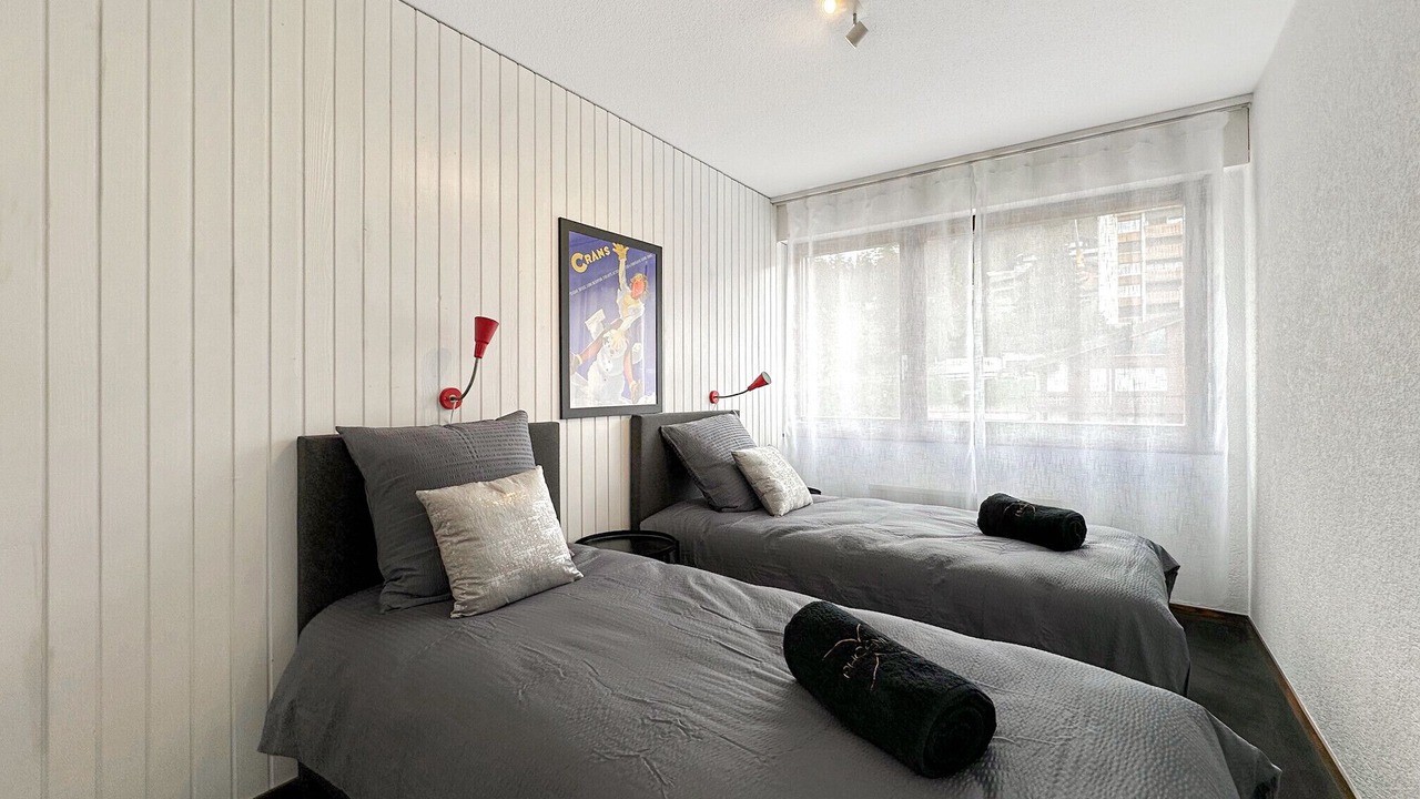 Photo of Bedroom in Lens