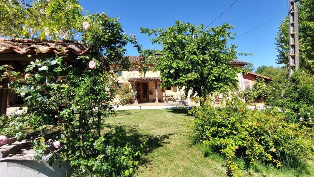 Photo of Outdoor in Monties