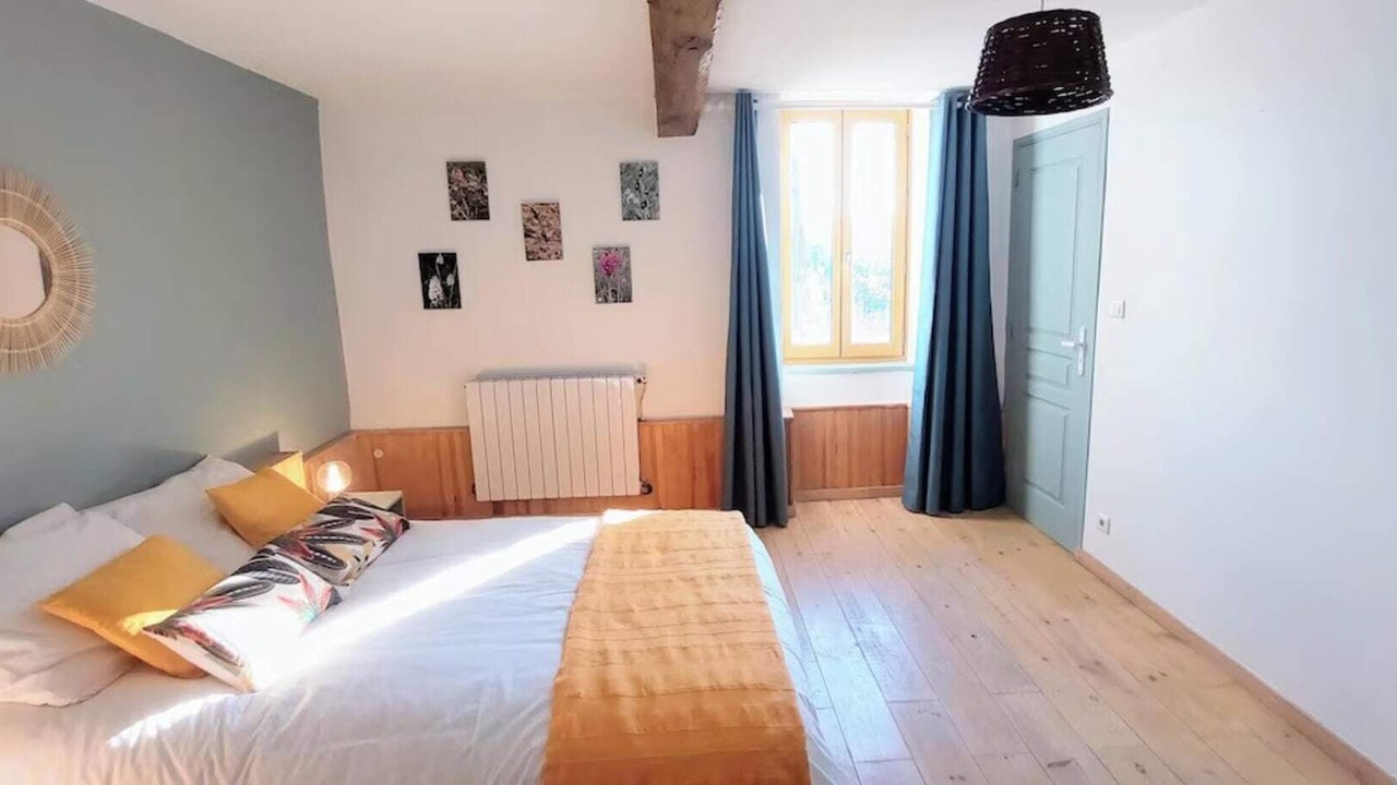 Photo of Bedroom in Monties