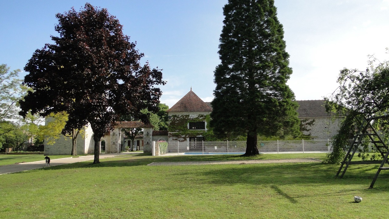 Photo of Others in Bouin