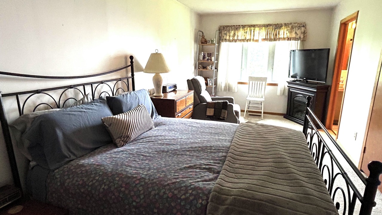 Photo of Bedroom in Oro-Medonte
