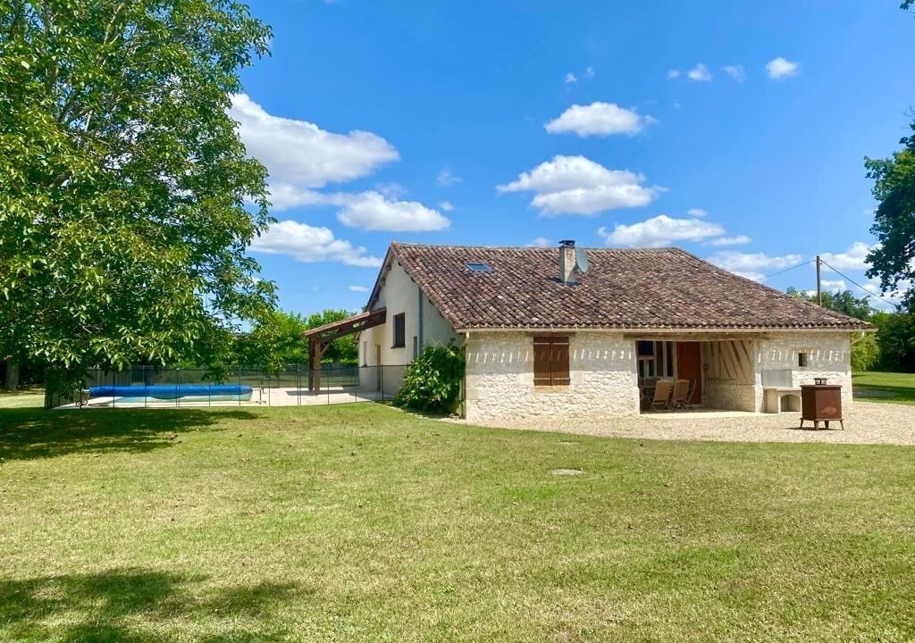 Photo of Outdoor in Moustier