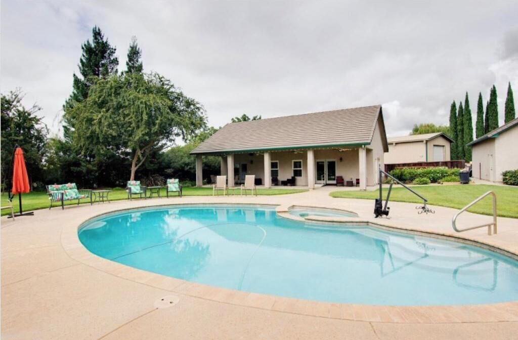 Photo of Outdoor in Oakdale