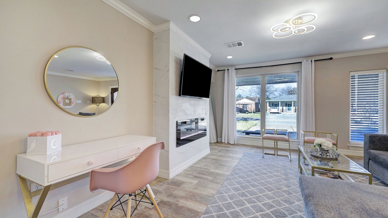 Photo of Livingroom in Woodlake - Briar Meadow