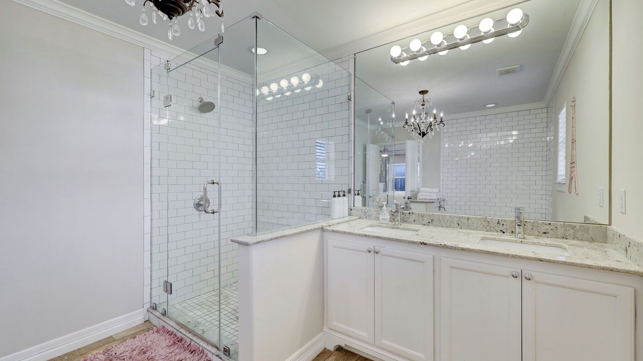 Photo of Bathroom in Woodlake - Briar Meadow