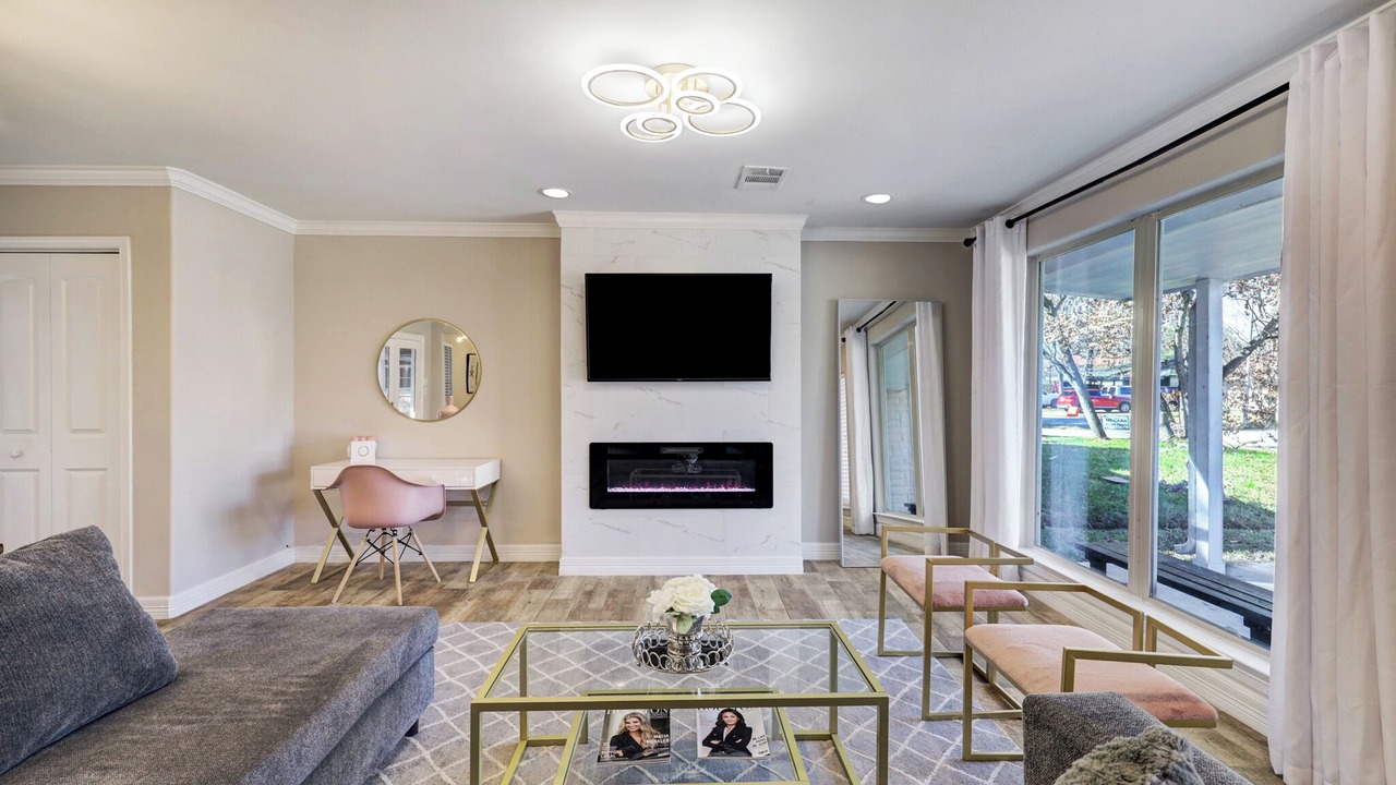 Photo of Livingroom in Woodlake - Briar Meadow