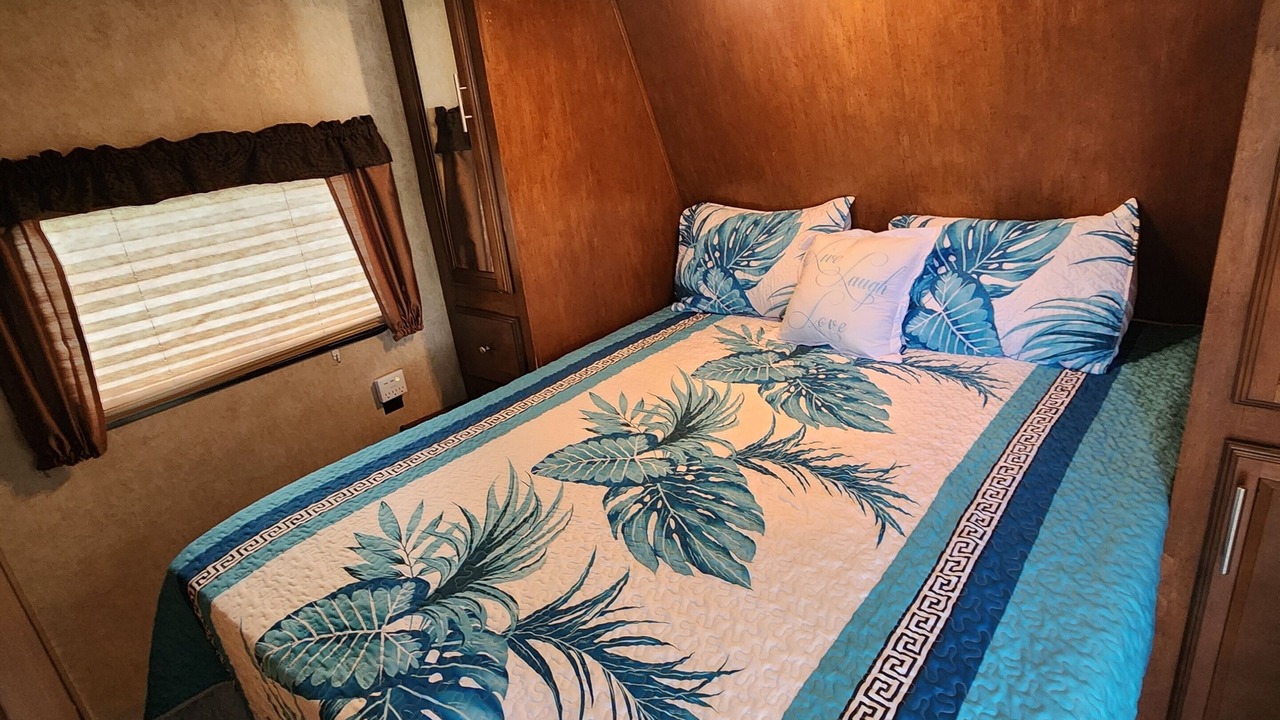 Photo of Bedroom in Bokeelia
