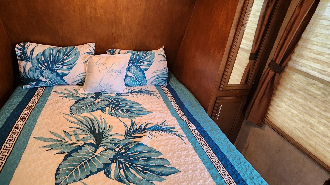 Photo of Bedroom in Bokeelia