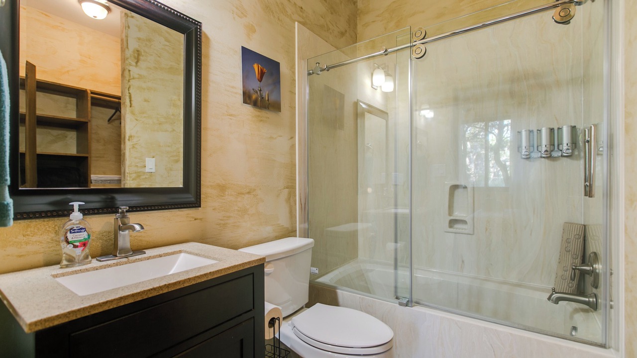 Photo of Bathroom in Zuzax