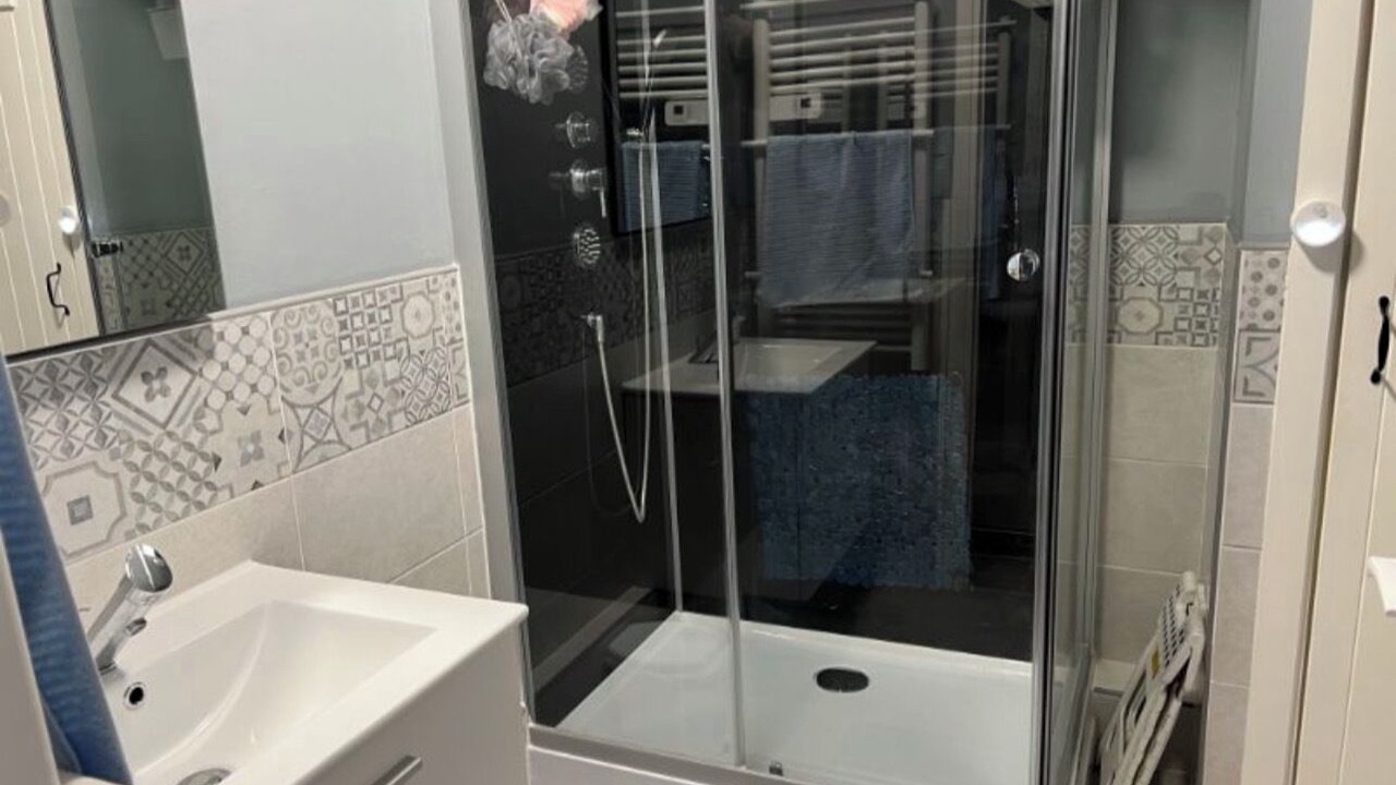 Photo of Bathroom in Mantilly