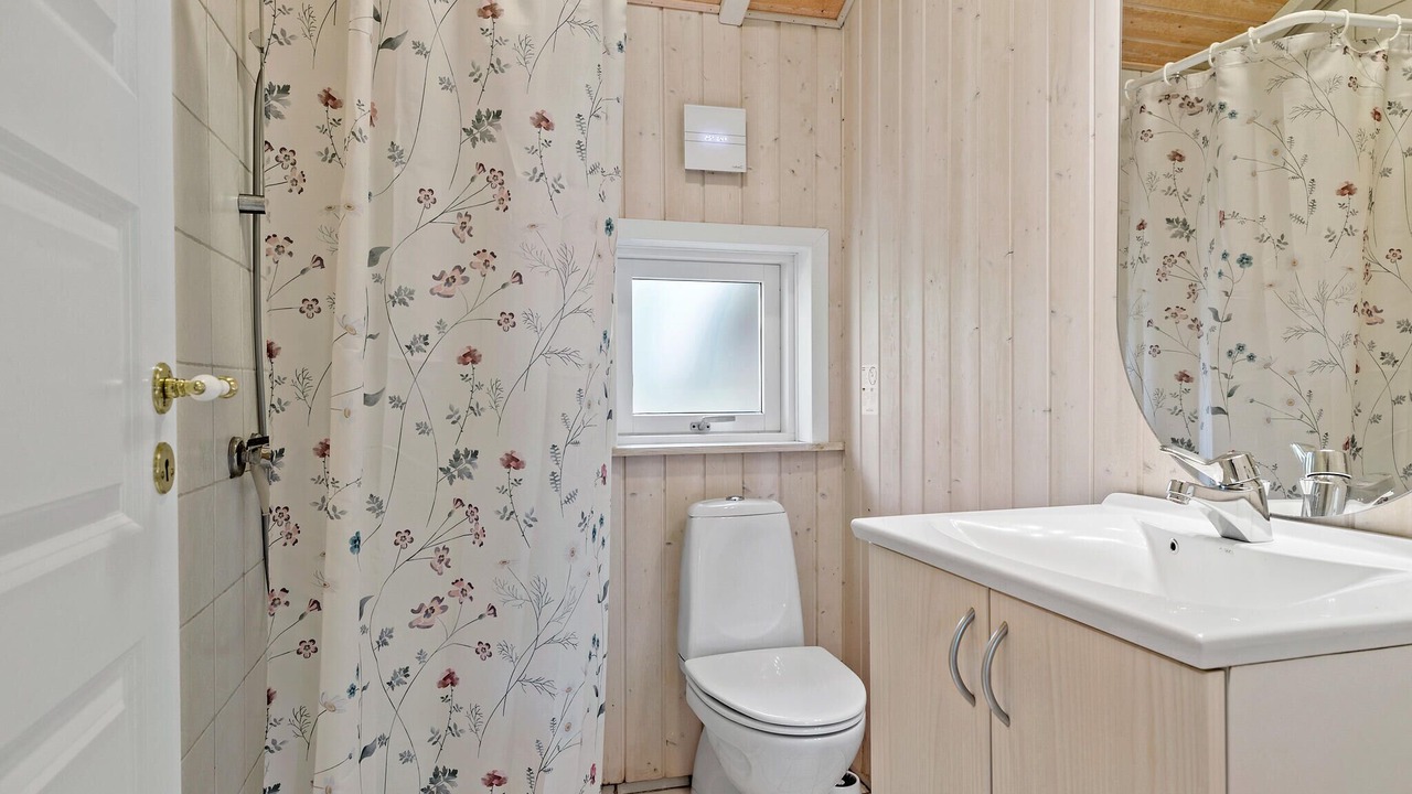 Photo of Bathroom in Aalbaek