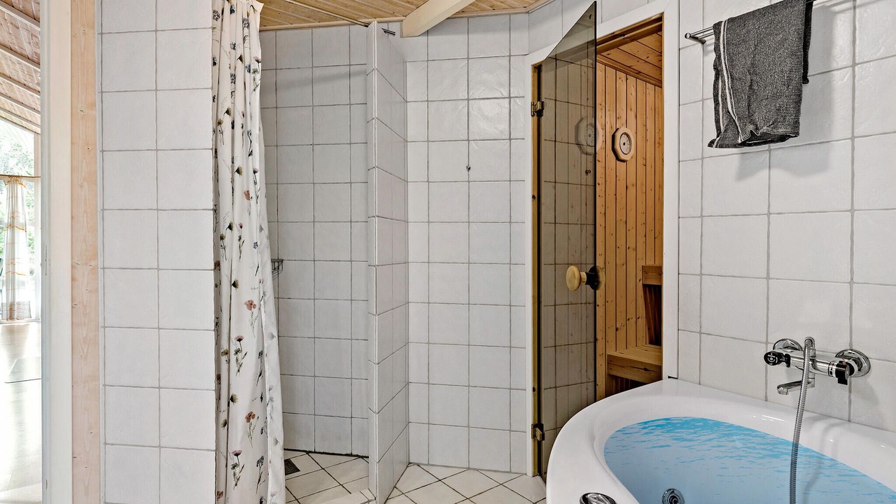 Photo of Bathroom in Aalbaek
