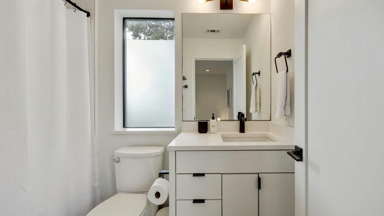 Photo of Bathroom in South River City