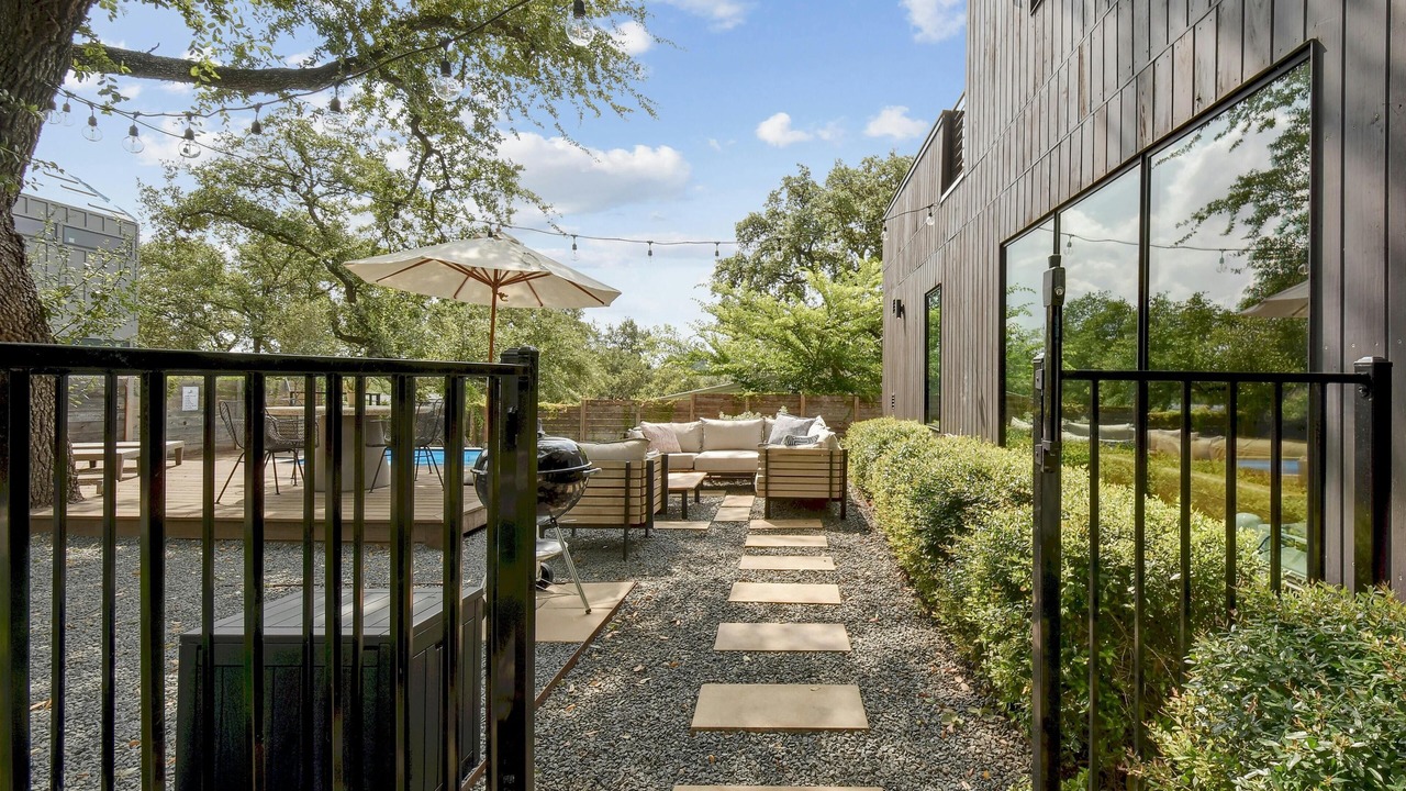 Photo of Patio Balcony in South River City