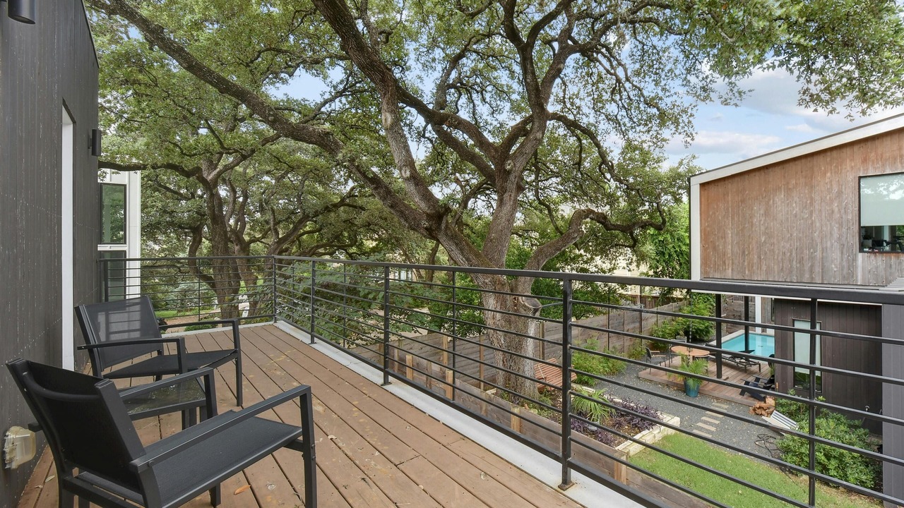 Photo of Patio Balcony in South River City